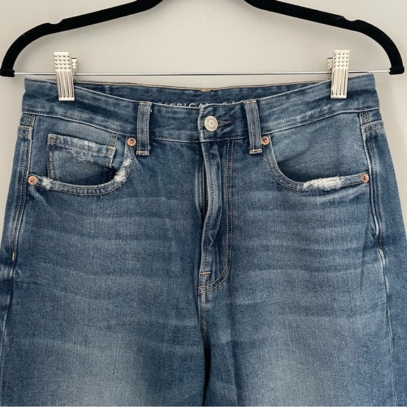 American Eagle Mom Jeans Frayed Hem - Picture 4 of 11